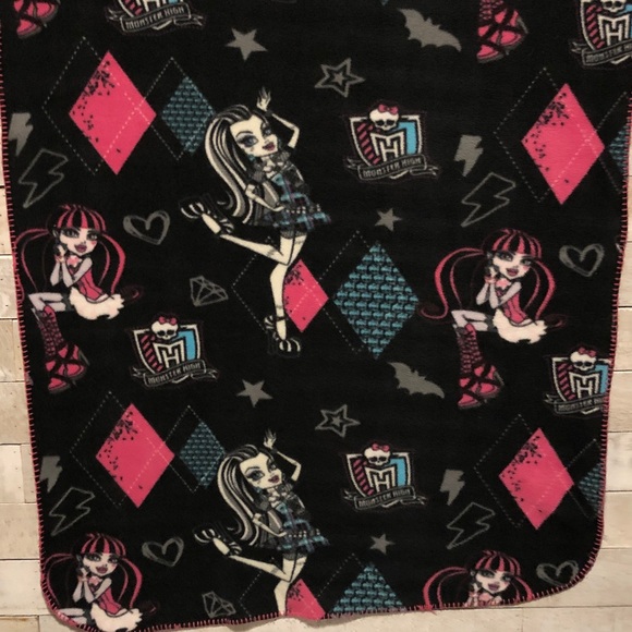 Monster High fleece lap blanket - Picture 8 of 10